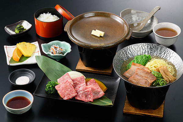 ラーメン小鍋と国産牛鉄板焼き御膳