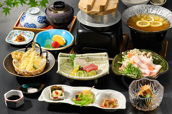 釜飯付き かがりやの昼膳