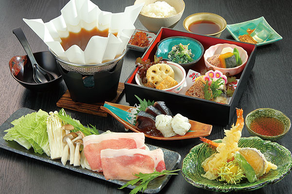 秋の特別メニュー　秋の大和膳 2,750円（税込）