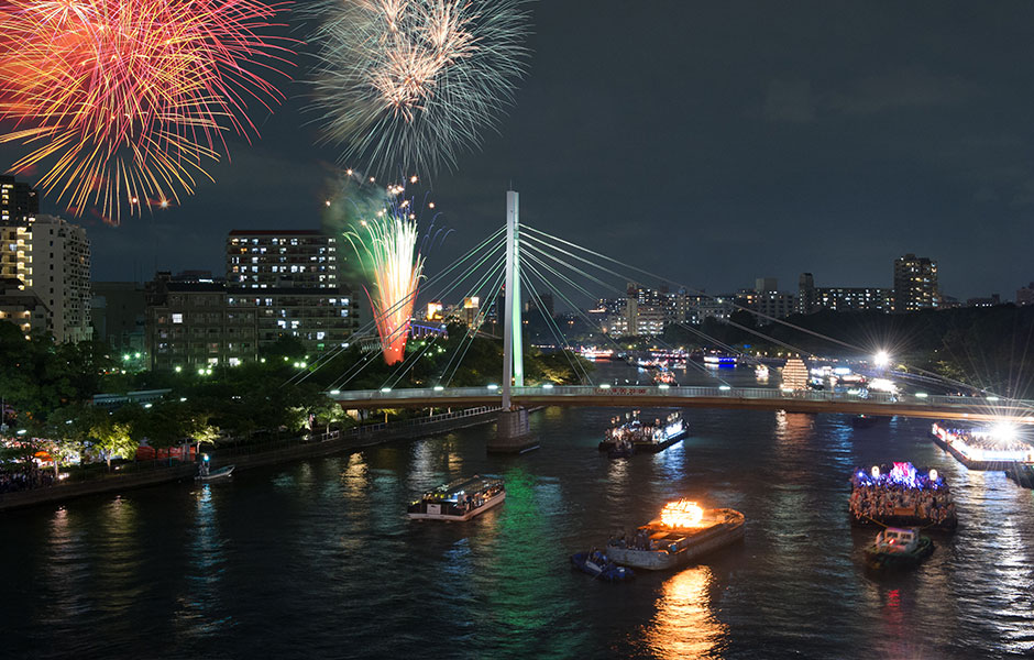 【大阪】大阪の夜空を彩る5000発の花火！大阪の夏、天神祭！