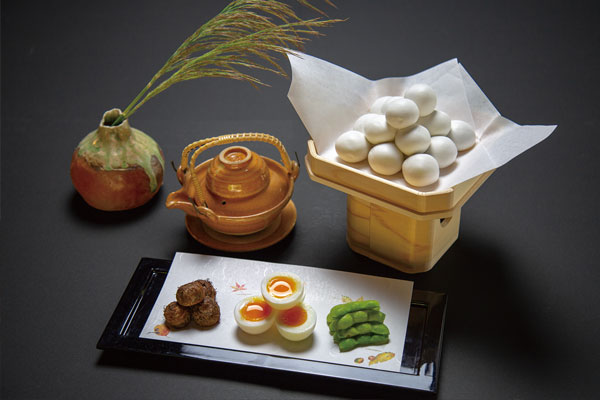 富本憲吉が過ごした茶室で、月と茶を味わう